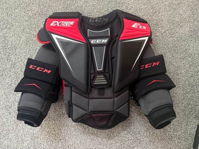 Small CCM Extreme Flex Shield E2.9 Goalie Chest Protector (Used)