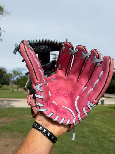 Wilson A2000 RH Infield Baseball Glove 11.5" (Used)