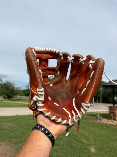 Wilson A2000 RH Infield Baseball Glove 11.75" (Used)