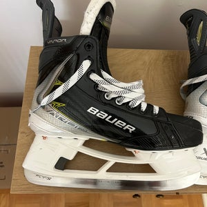 Black/Yellow 2025 Bauer S25 Vapor Shift Pro (SMU) Hockey Skates 8 (Used)