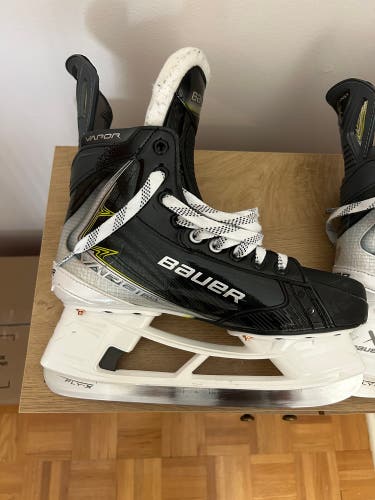 Black/Yellow 2025 Bauer S25 Vapor Shift Pro (SMU) Hockey Skates 8 (Used)