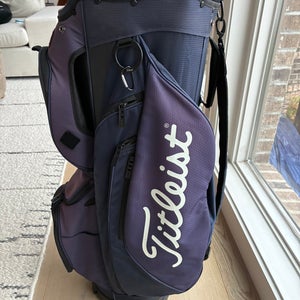 Men's Titleist Bag (Used)