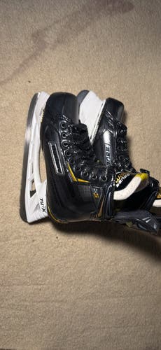 2018 Bauer Supreme 2S Hockey Skates Regular Width 7 (Used)