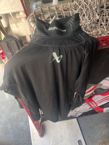 Senior Bauer Neck Guard Undershirt Large (Used)