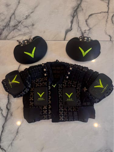 Men's XL Senior Verbero Shield Shoulder Pads (Used)