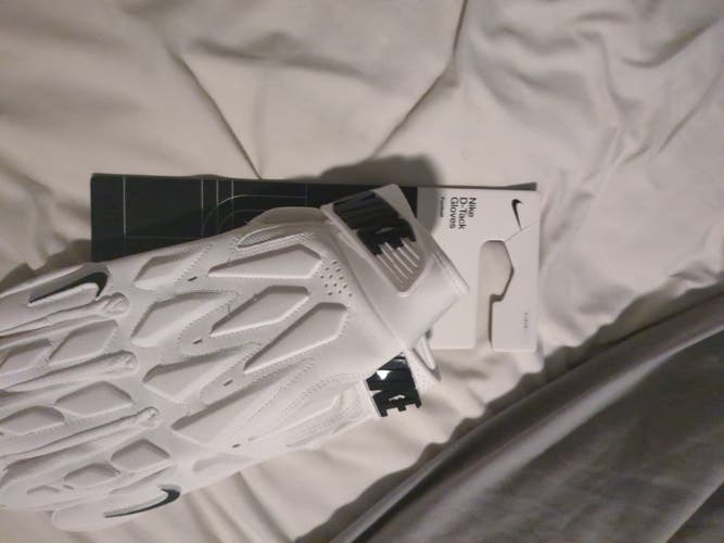 White Large Adult Nike D-TACK 6.0 Gloves (New)