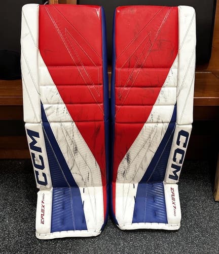 Ava McNaughton’s Team USA Game Worn 33+2
CCM Extreme Flex 7 Pro Goalie Leg Pads Pro Stock