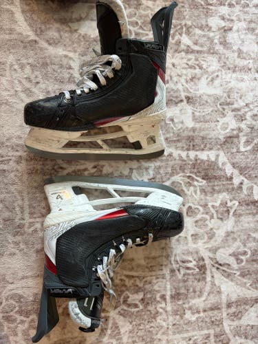 2025 Bauer Vapor Flylite Hockey Skates Extra Wide Width 11 (Used)