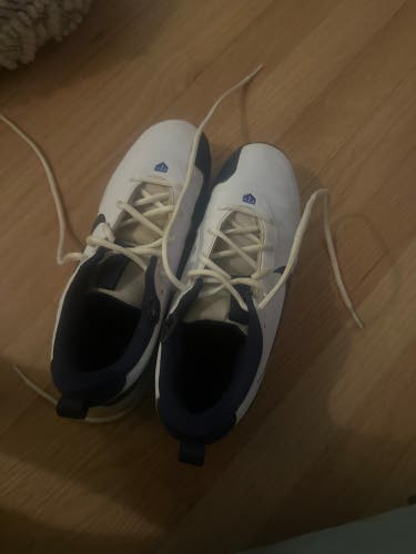 White Unisex Size M 7.0 (W 8.0) Youth Nike Mike trout Molded Cleats Cleats (Used)
