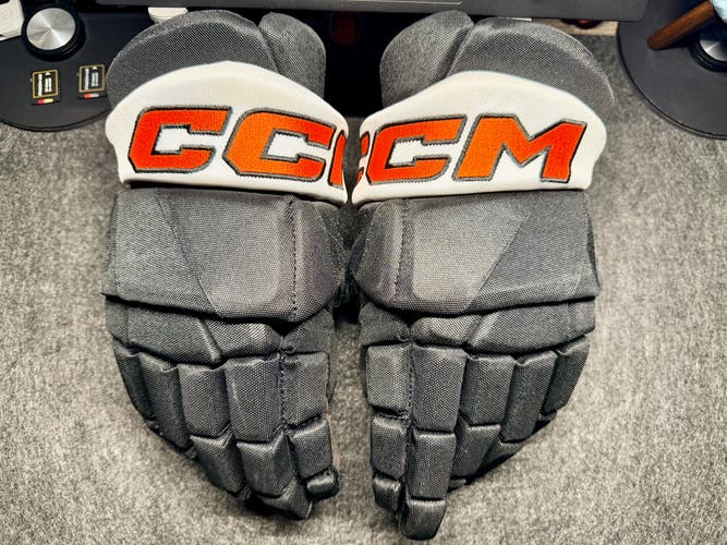 CCM HGPTKXF Pro Tacks XF Philadelphia Flyers Pro Stock Gloves 15” (Used)