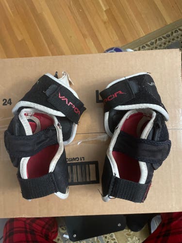 Junior Medium Bauer Vapor X800 Lite Elbow Pads (Used)