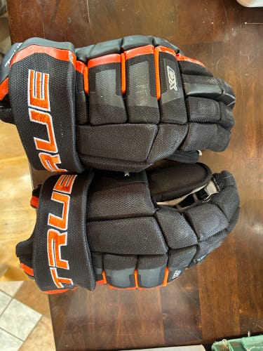 True XC7 Gloves 15" (Used)