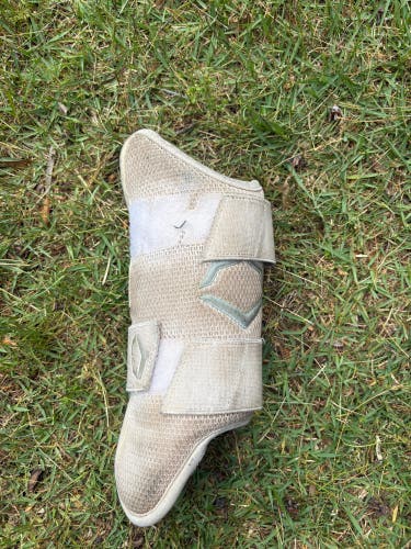 White Senior EvoShield Leg guard Shin Guards (Used)
