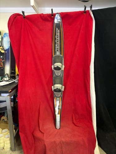 Waterski: Kidder Redline slalom waterski featuring a dual boot pro series carbon wrap configuration.