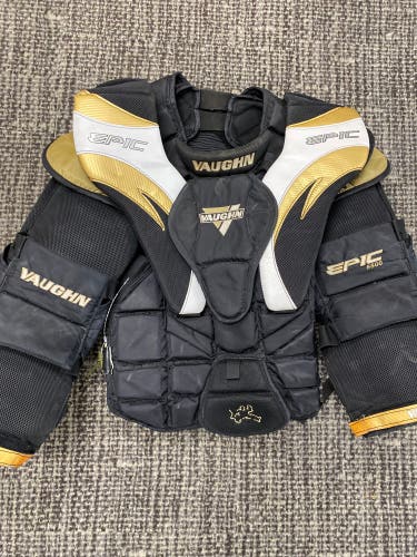 Senior XL Vaughn Epic 8800 Goalie Chest Protector (Used)