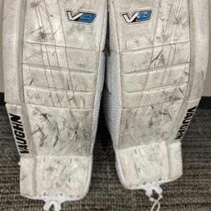 White 26" Junior Vaughn V9 Goalie Leg Pads (Used)