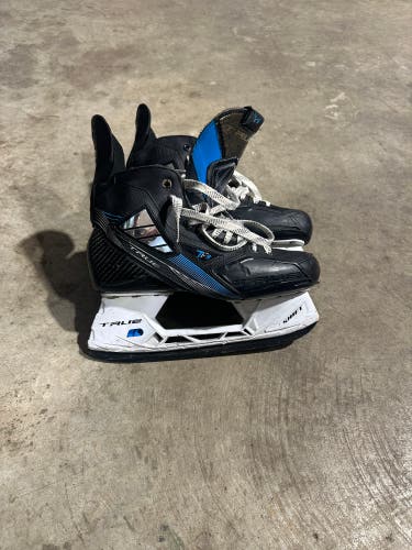 Black 2021 True TF9 Hockey Skates Regular Width 9.5 (Used)