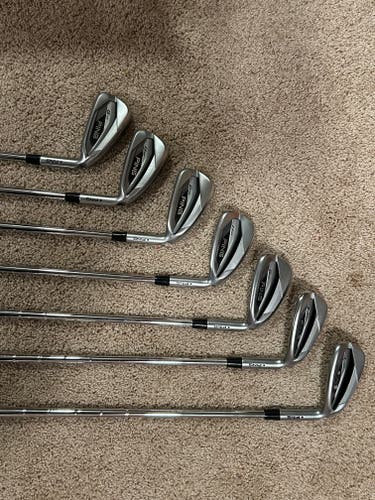 Men's Ping G425 Right Handed Iron Set Stiff Flex (7 Clubs) #5 - #9, PW, UW (Used)