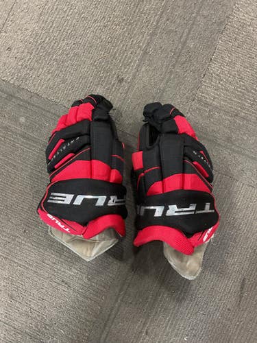 Used True CATALYST 7X Senior Gloves Black And Red 13" 11614-S000236796