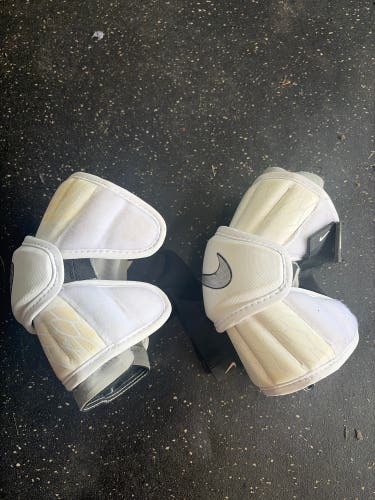 Large Adult Nike Vapor Arm Pads (Used)