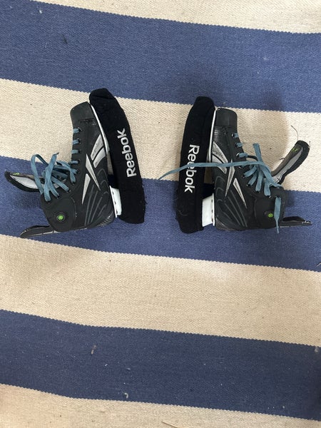 Black/Gray Reebok 4K Hockey Skates Regular Width Size 3.5 (Used)