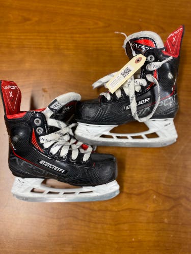 Youth Bauer Vapor 3X Pro Hockey Skates Regular Width 12.5 (Used)