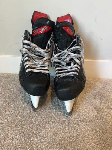 Black 2023 CCM JetSpeed FT6 Hockey Skates Regular Width Size 8 (Used) With Extra Set of Blades
