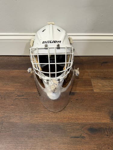 Senior Small Bauer 950 Goalie Mask