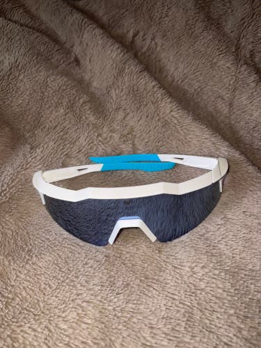 100% Sport Performance Sunglasses w/ Case + Extra Clear Lens
(Used)