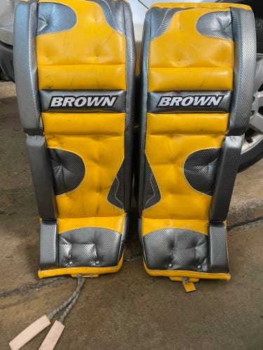 33" Goalie Leg Pads (Used)