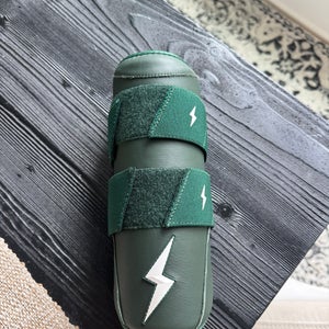 9in Bruce Bolt Elbow Guard (green)