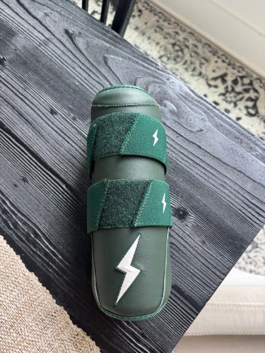 9in Bruce Bolt Elbow Guard (green)