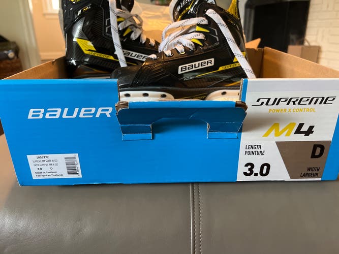 2024 Bauer Supreme M40 Hockey Skates Regular Width Size 3 (Used)