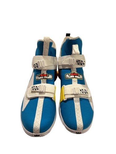 Men's Size M 14.0 (W 15.0) Nike Shoes (New)