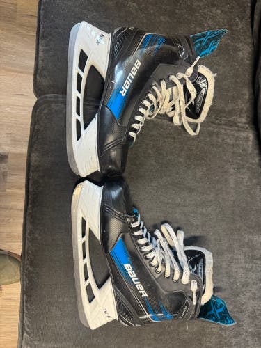 Black Bauer X Hockey Skates Regular Width 11.5 (Used)