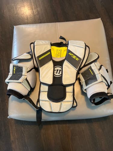 Large/Extra Large Warrior Ritual RX3 E Goalie Chest Protector (Used)