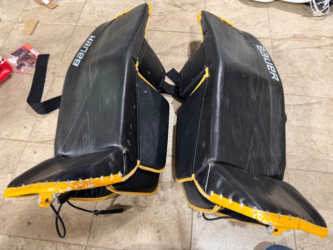 XL Bauer Ultrasonic Goalie Leg Pads Pro Stock (Used)