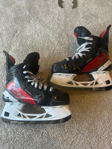 Black 2023 CCM JetSpeed FT6 Hockey Skates Regular Width Size 4.5 (Used) With Extra Set of Blades