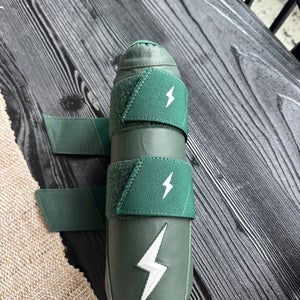 Brand New Bruce bolt 9in elbow guard
