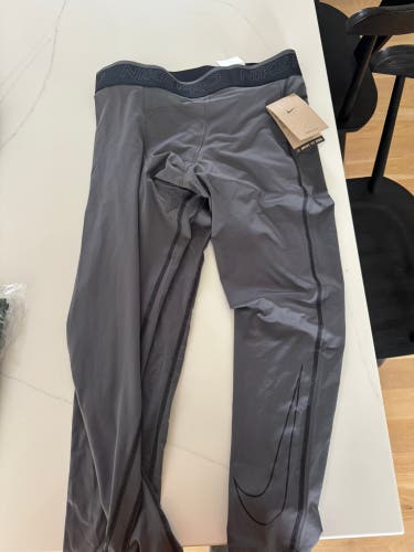 Lot of Nike Pro tights L/XL