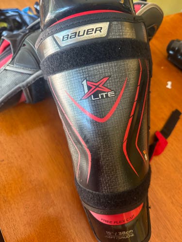 Senior Bauer Vapor 1X Lite 15" Shin Pads (Used)