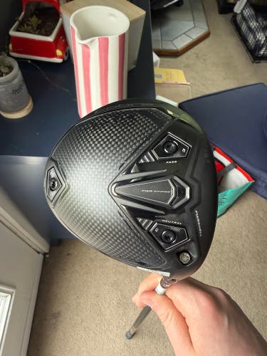 Men's 2024 Cobra DarkSpeed LS Right Handed Driver Stiff Flex 10.5 Loft Graphite Shaft 45.5" (New)