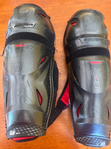 Intermediate Bauer Vapor 3X Pro 13" Shin Pads (Used)