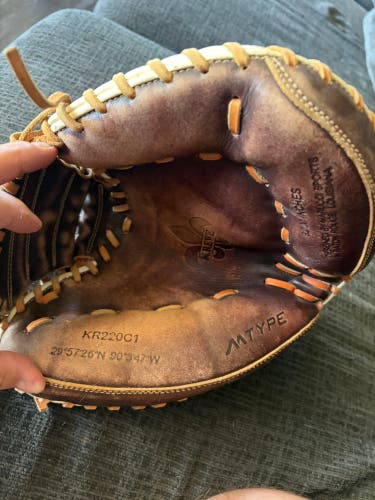 Marucci Krewe RH Catcher's Baseball Glove 32" (Used)