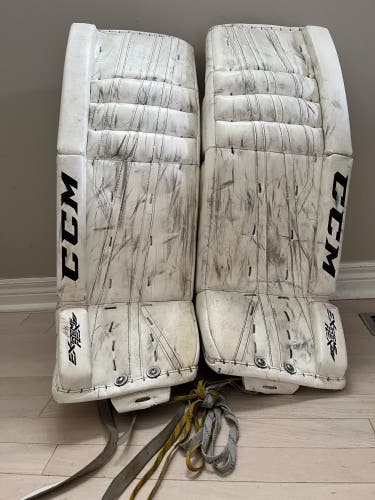 32" CCM Extreme Flex 3 Goalie Leg Pads (Used)