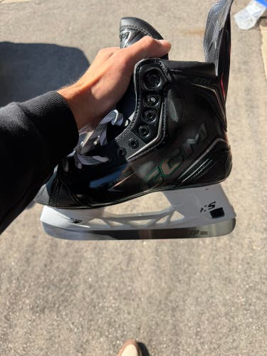 2025 CCM Hockey Skates Regular Width Pro Stock 7.5 (New)