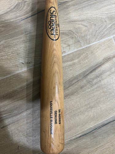 Louisville Slugger Genuine Wood Bat 33" (Used)