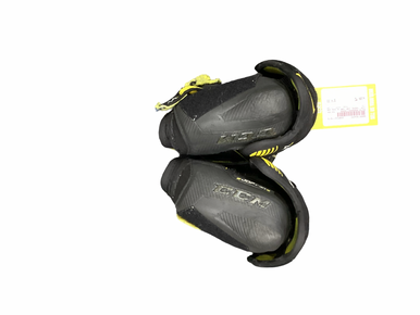Used CCM TACKS JDP CAP Junior Elbow Pads MD 11613-S000182455