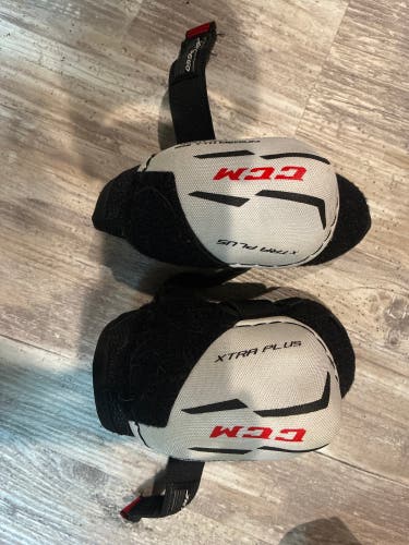 Youth Medium CCM Elbow Pads (Used)