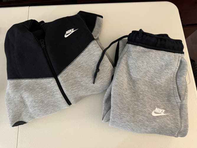 Nike Tracksuit Hoodie and Sweatpants sold as a set